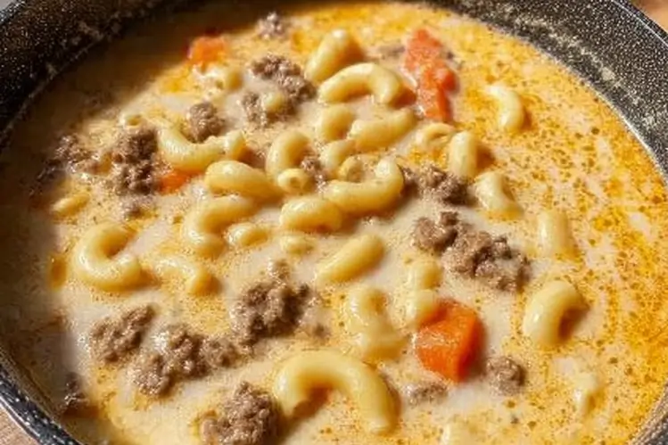 Cheeseburger Macaroni Soup final dish